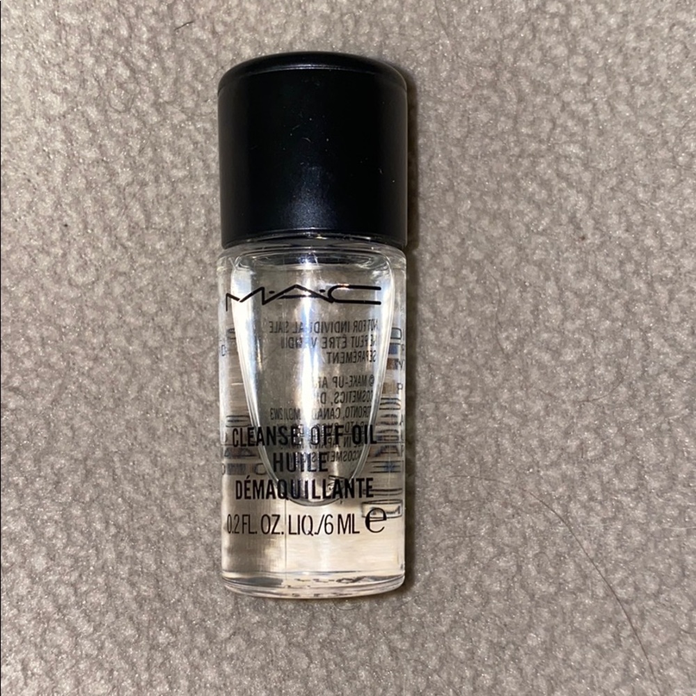 Mac Cleanse Off Oil